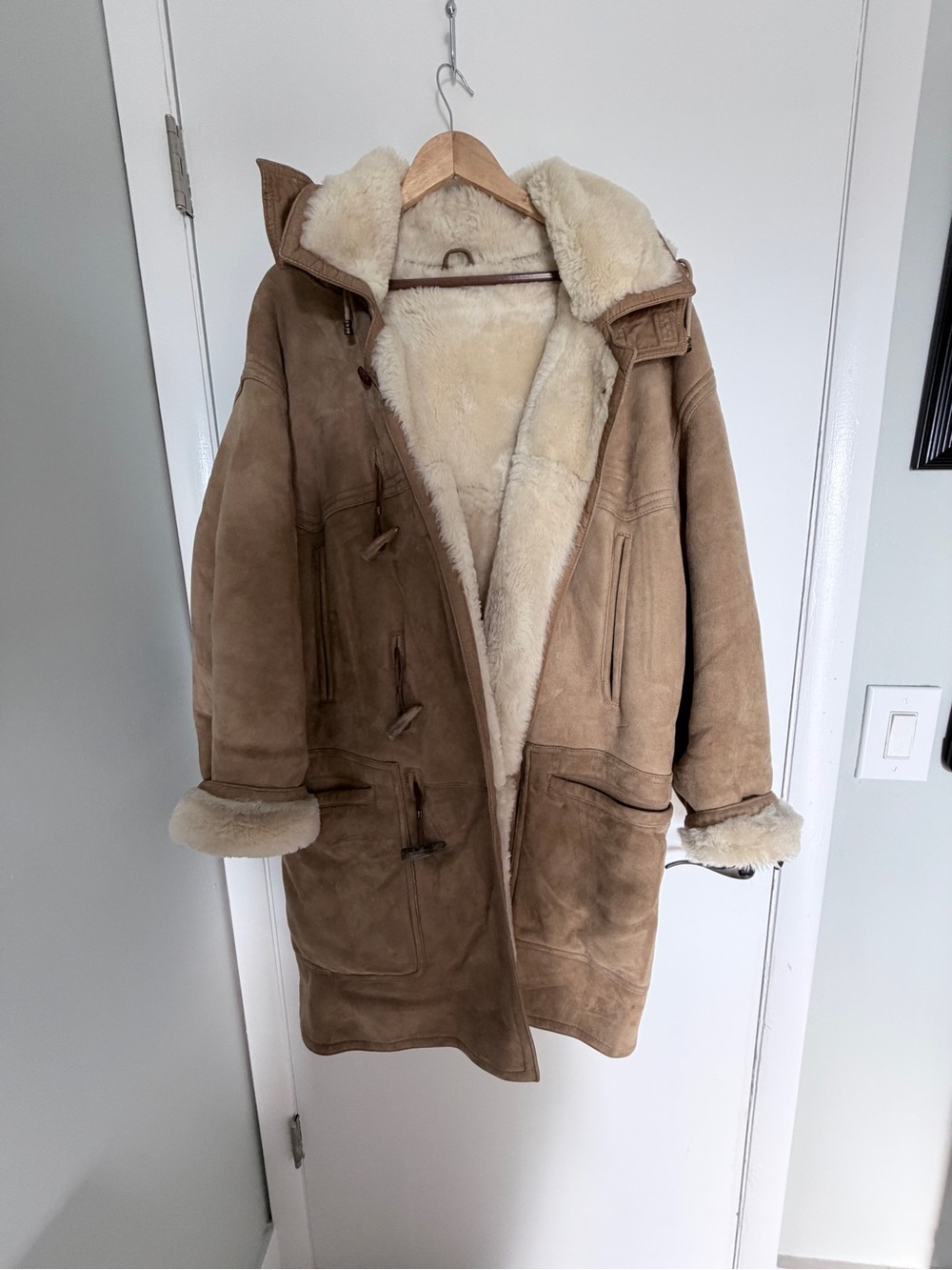Men's Tan Shearling Hooded Coat - Picture 9 of 9